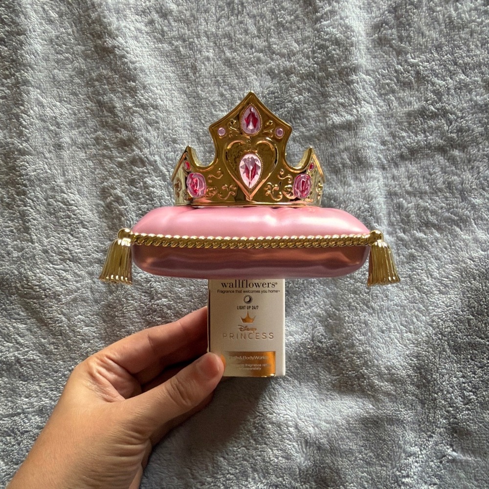 Bath & Body Works Disney Princess Aurora Wallflowers Plug Pink Crown NEW - F329